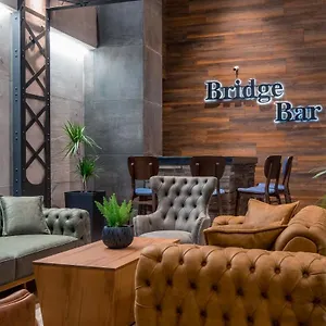Hotel Bridge